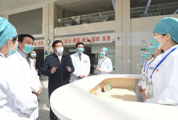 1589329579556001830.jpg 慰问.jpg